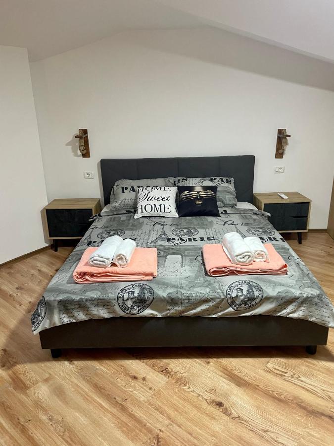Gallery City Center Apartment Skopje Esterno foto