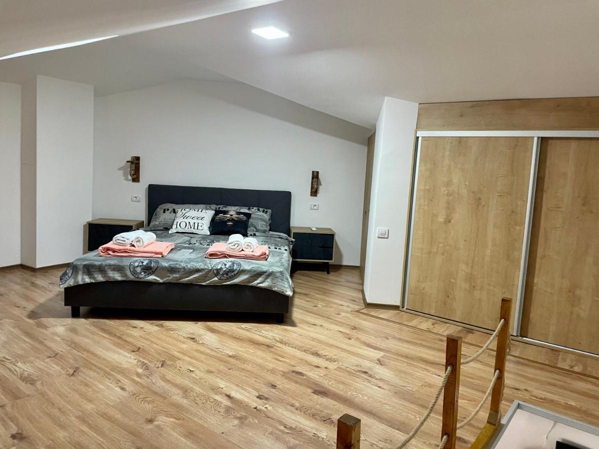 Gallery City Center Apartment Skopje Esterno foto